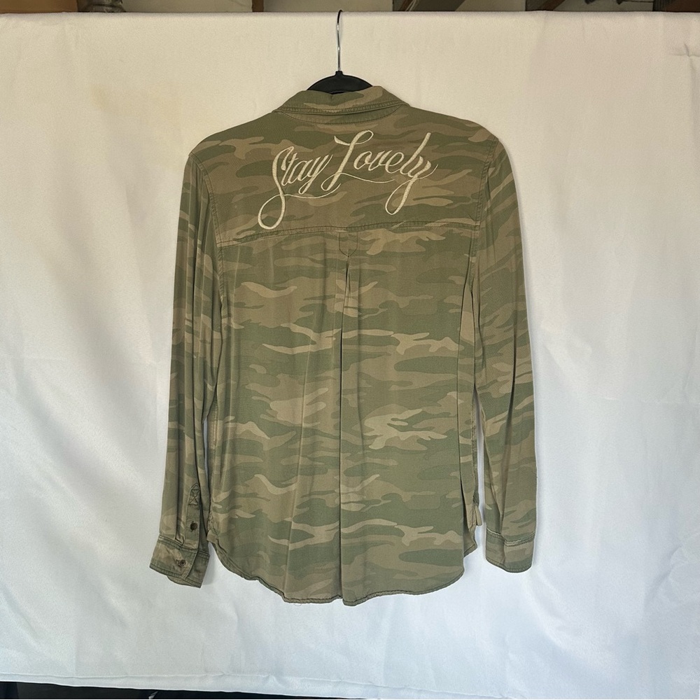 American Eagle Outfitters Camouflage Button Down Shirt - Picture 3 of 3